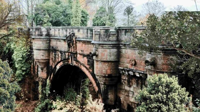 Overtoun Bridge in Scotland, the sandstone stone arch known as the dog suicide bridge